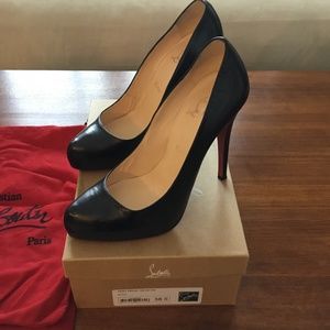 Christian Louboutin Black Pumps